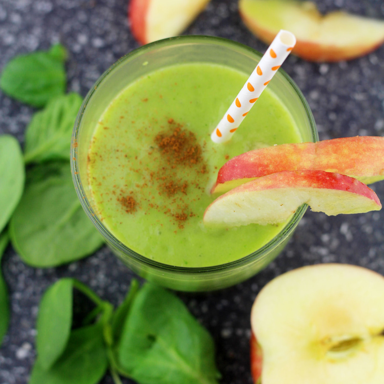 مشروب التفاح مع القرفة و الكاجو لوزن صحي خلال احتفالات نهاية العام