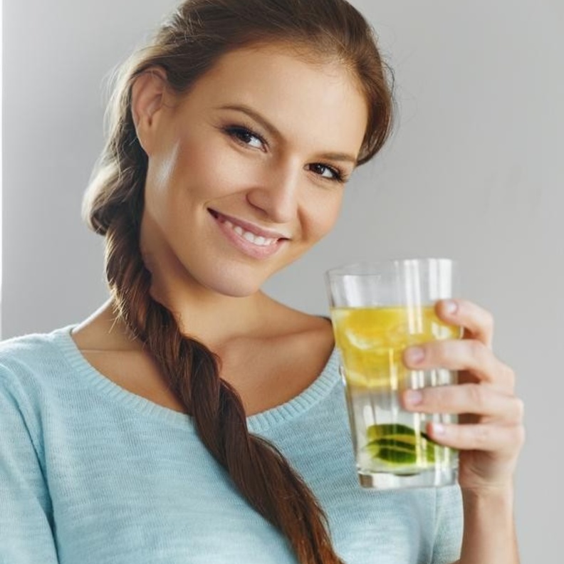 مشروبات الديتكوس تعزز صحه البشره