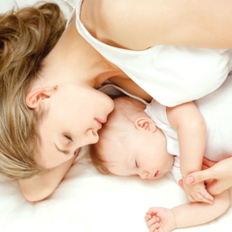 مشروبات تساعد طفلك على النوم