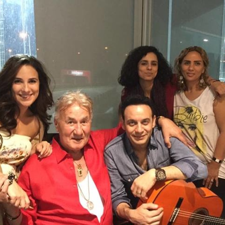 عزت ابو عوف مع مصطفى قمر في فيلمه الجديد