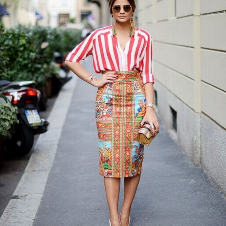 مع القميص المخطط ستحصلين على اطلالة عصرية جميلة