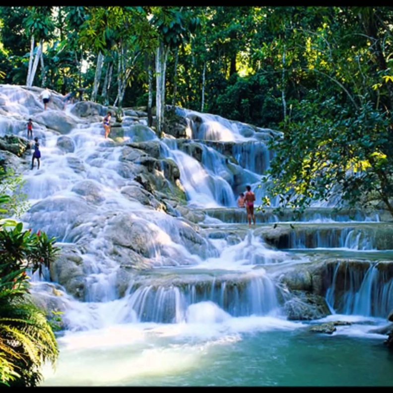 مغامرة على النهر في مونتيغو باي