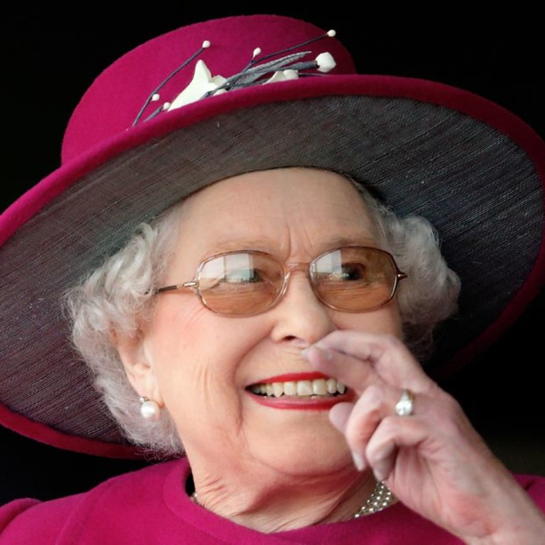 ملكة بريطانيا تنفق 1.4 مليون إسترليني على الأطعمة