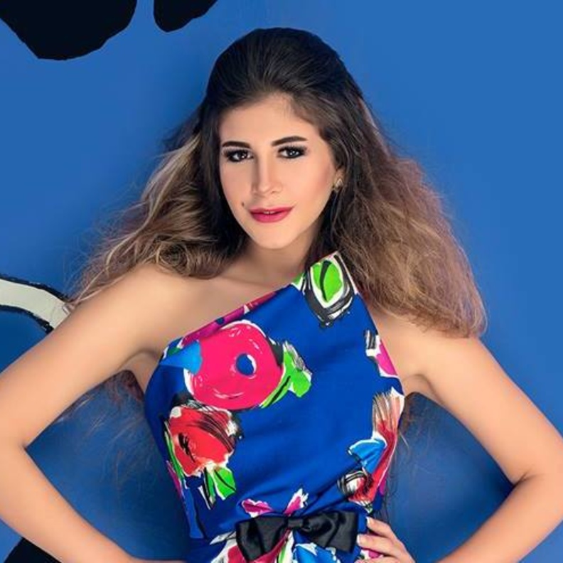 ملك قورة.. طفلة ام شابة؟