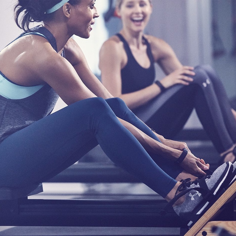 ممارسة التمارين الرياضية مع صديقتك للتخلص من مشكلة الكسل