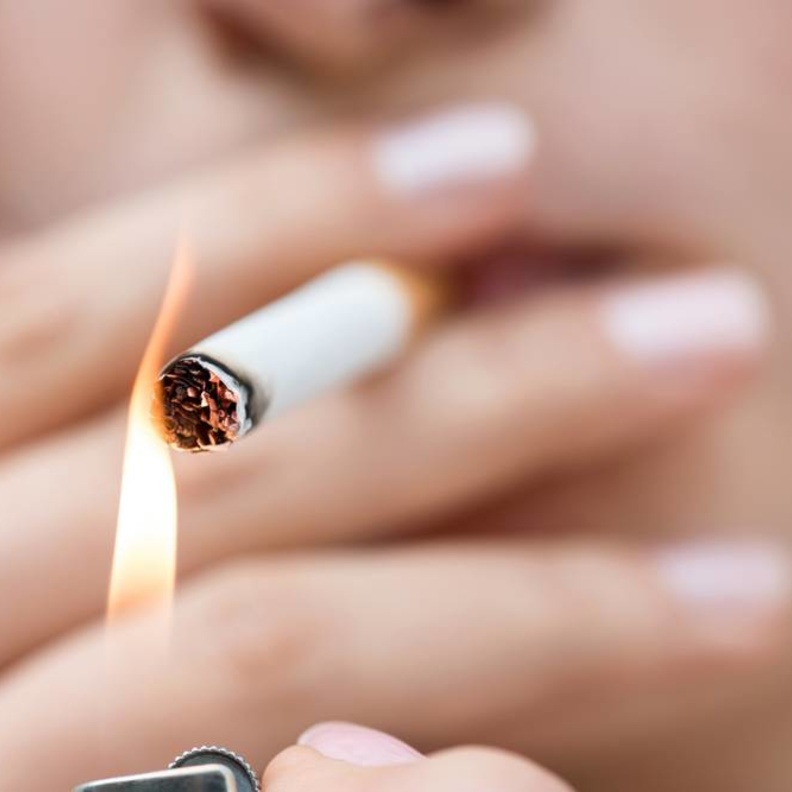 من هي الدولة الاولى التي منعت التدخين نهائيا