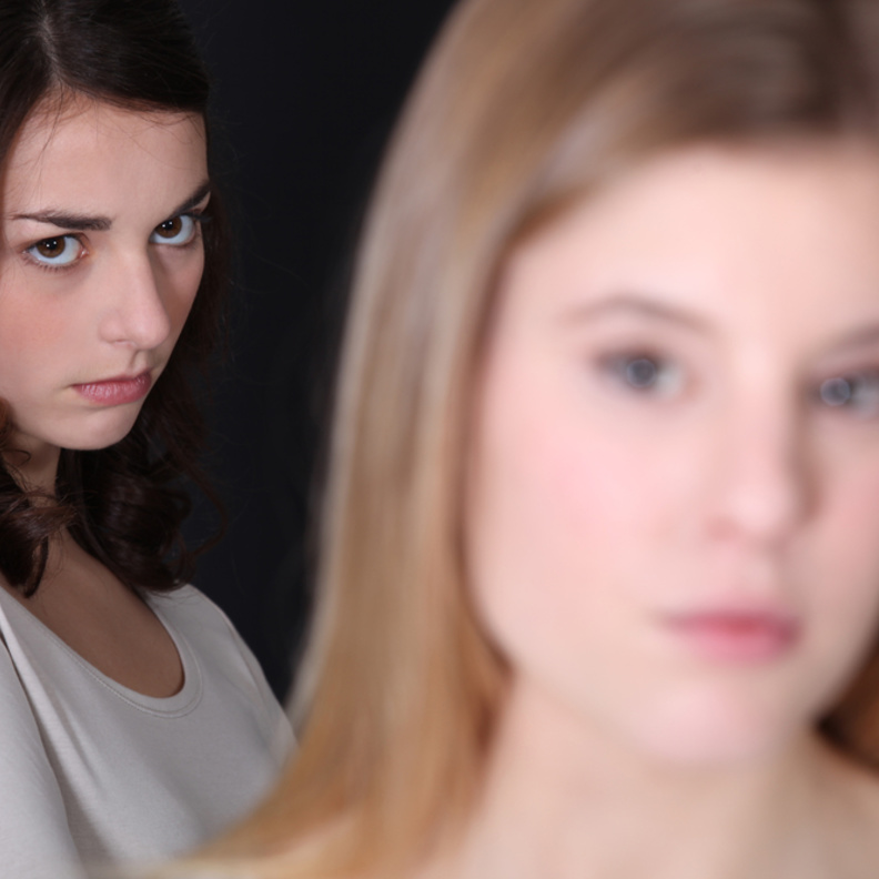 امراة تغار منها النساء