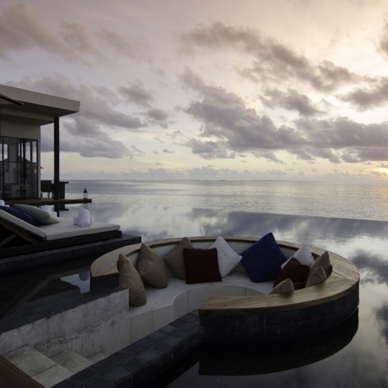 منتجع Jumeirah Dhevanafushi في جزر المالديف