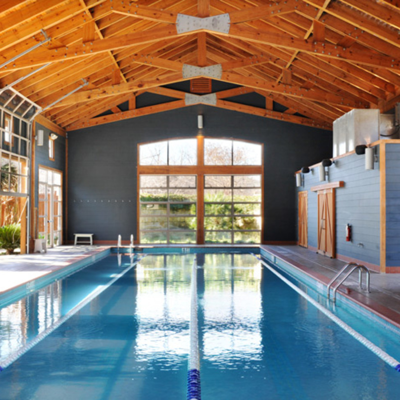 منتجع و سبا Lake Austin Spa  -  مسبح مغطى داخلي