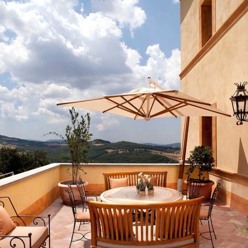 منتجع Castello Di Casole  -  إطلالة الشرفة Castello Di Casole – Terrace View