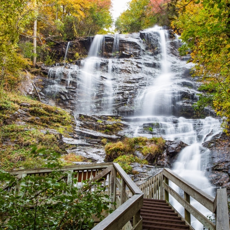 منتزه  Amicalola Falls الوطني في اتلانتا
