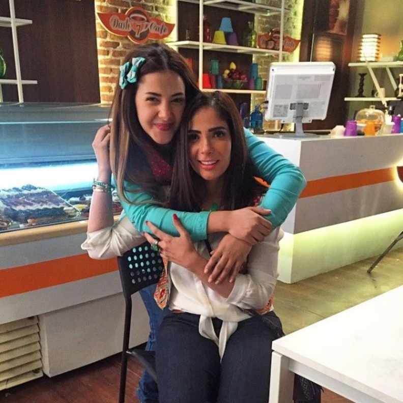 صداقة قوية تجمع بين منى زكي ودنيا سمير غانم