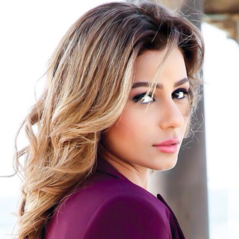 مهيرة عبد العزيز