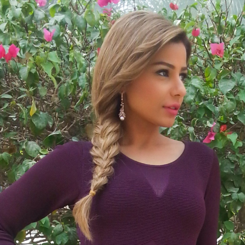 مهيرة عبدالعزيز وشبه كبيره بالفنانة ريهام