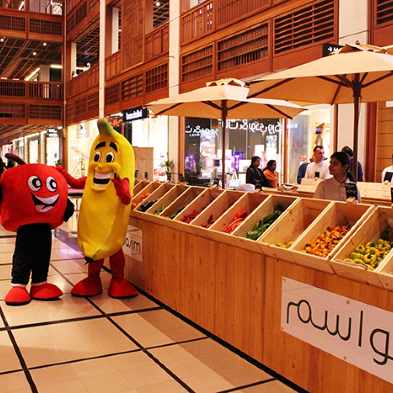 سوق المزارعين .. أغذية طازجة وعضوية في قلب أبوظبي