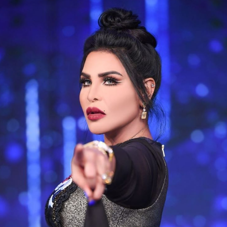 موديلات شعر بتسريحة الكعكة المرفوعة العالية من احلام