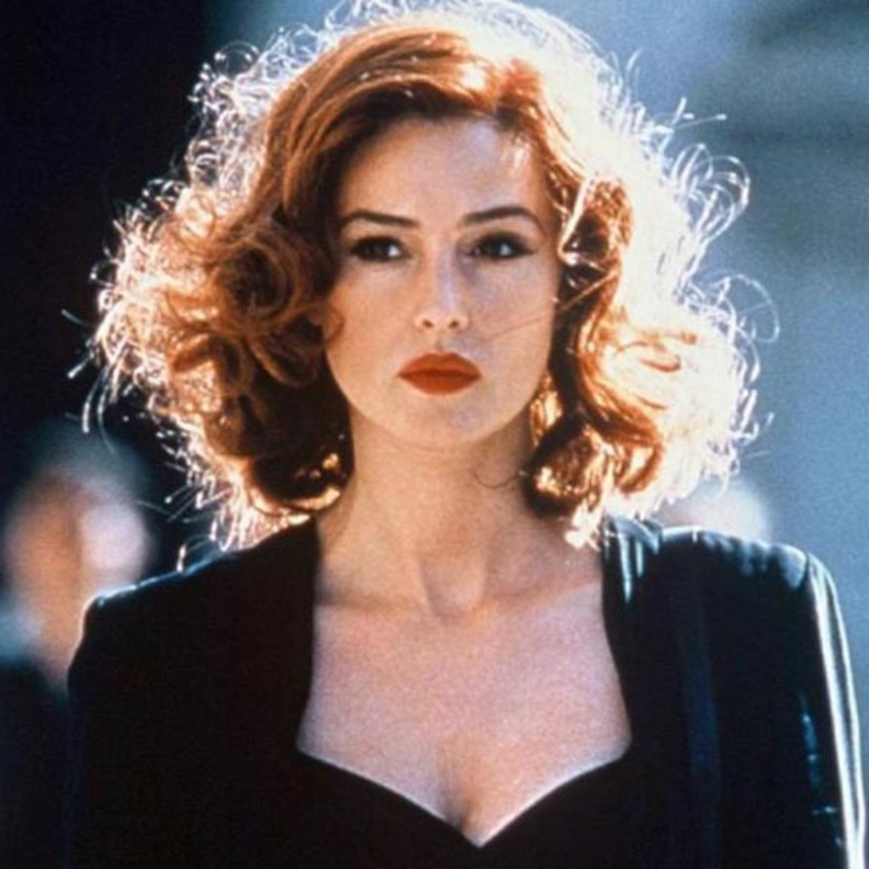 مونيكا بيلوتشي تصف ابنتيها بالغجر