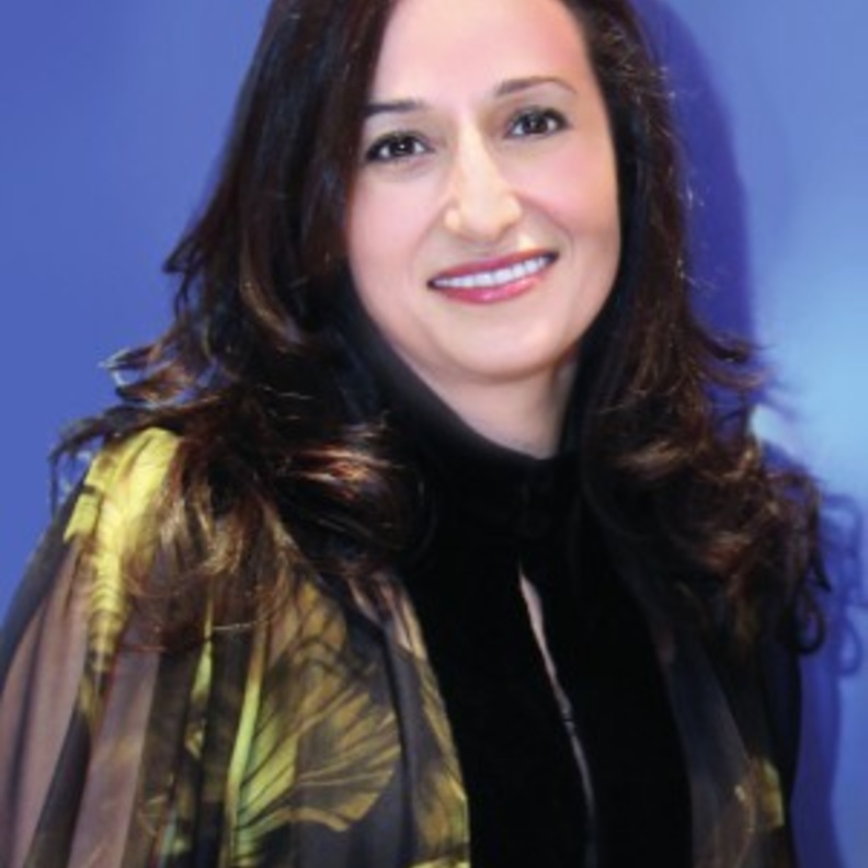 مي بدر رئيسة التحرير