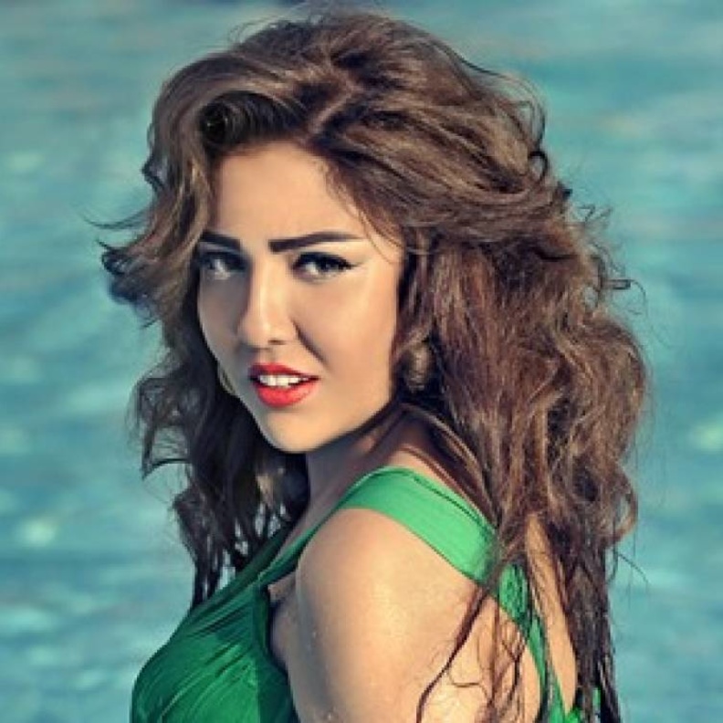 مي كساب تكشف تفاصيل ولادتها