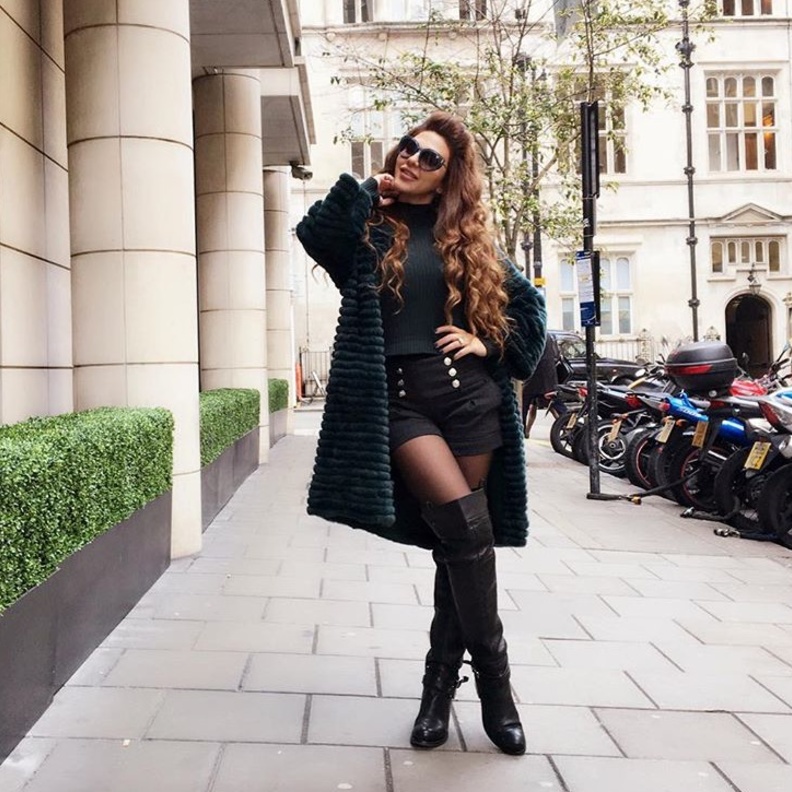 ميريام فارس بإطلالة انيقة