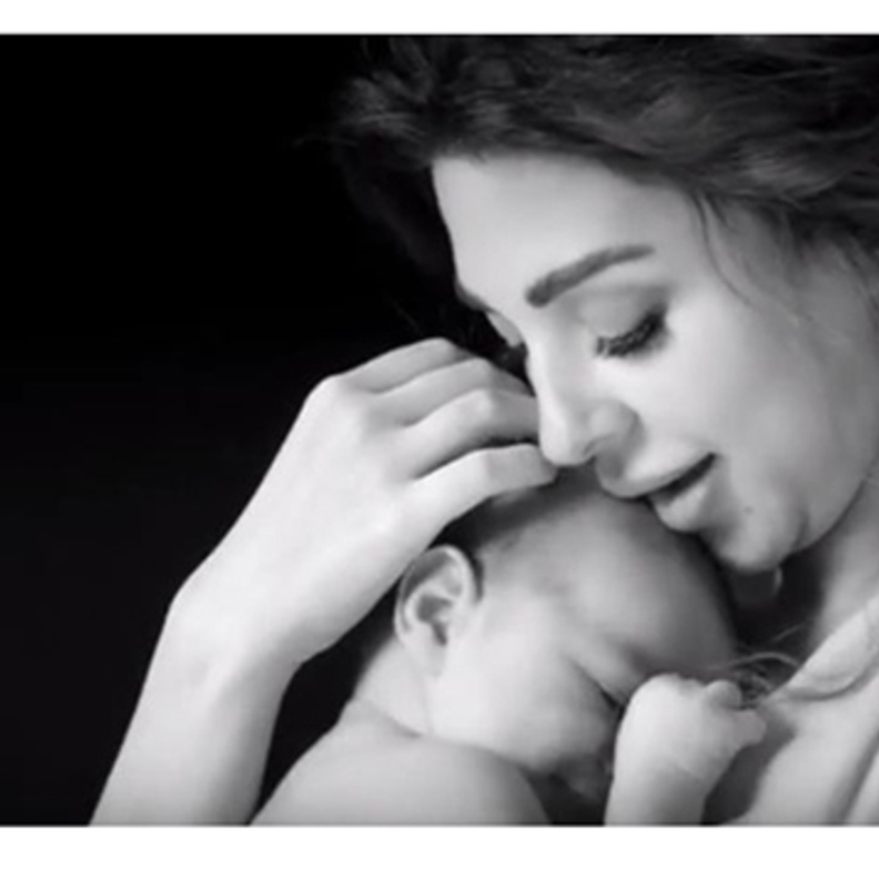 ميريام فارس مع ابنها في كليب غافي