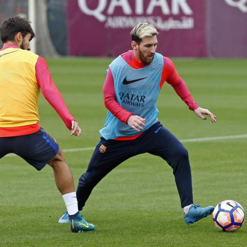 ميسي يشارك في التدريبات رغم الإصابة