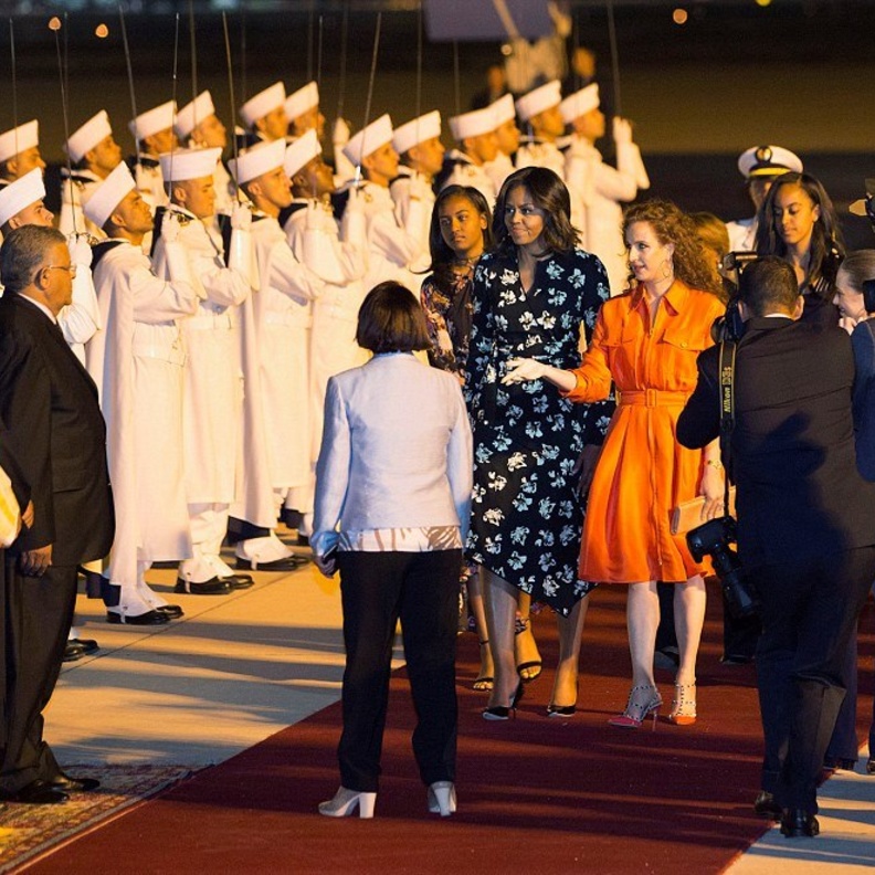 ميريل ستريب وميشيل اوباما في اجتماع مع فتيات المغرب