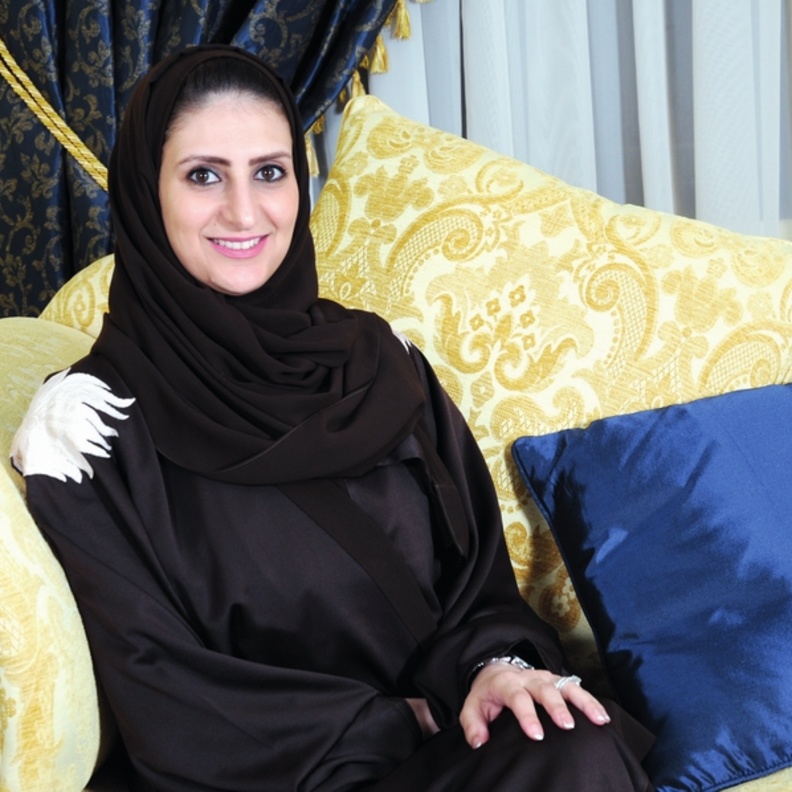 نادية خالد العمودي لـ هي : أعيش حياة بسيطة وأؤمن بأن لكل مشكلة حل