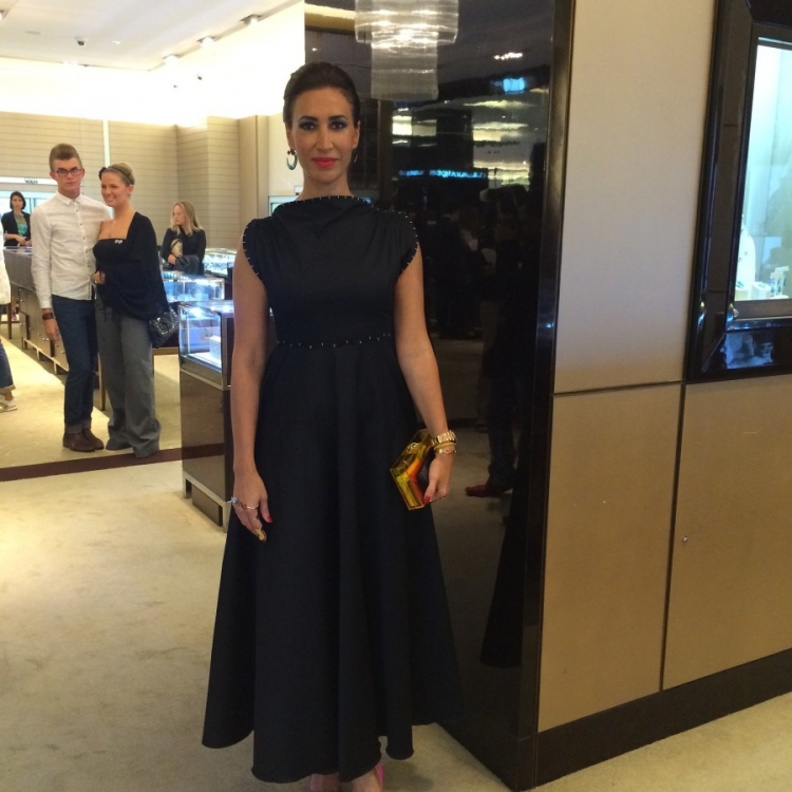  نادين قانصو تبتسم لعدسة "هي"