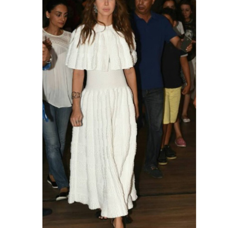 نانسي عجرم بحذاء أكوازورا