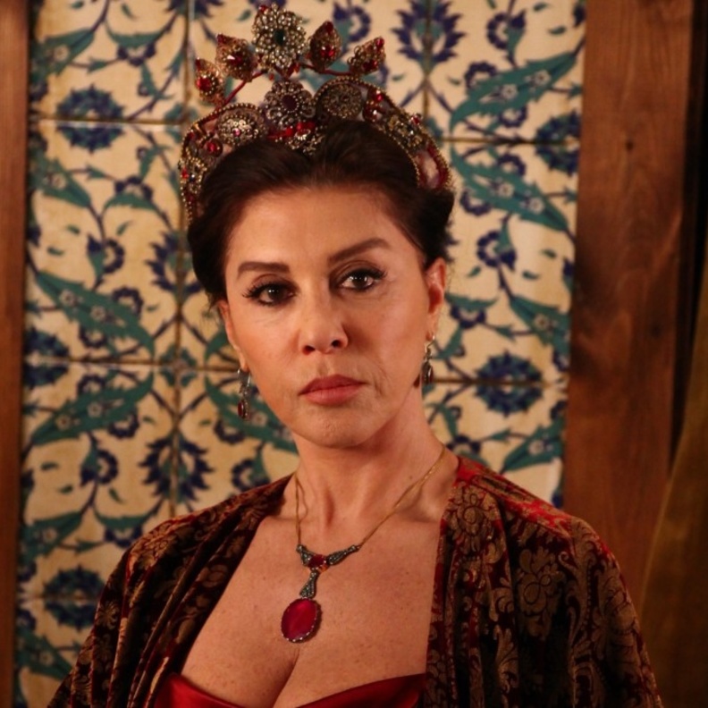 نبهات شهري في مشهد من حريم السلطان