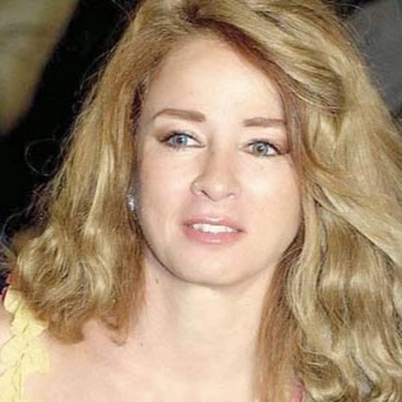 نجلاء فتحي تعانى من الصدفية والتهاب الكبد