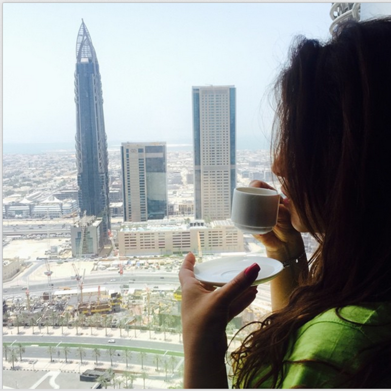 نجوى كرم وجلسة قهوة من دبي