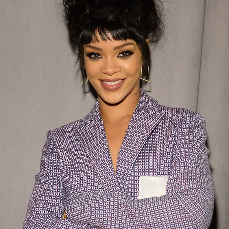 لماذا تستقرّ Rihanna على الأسلوب المحتشم؟