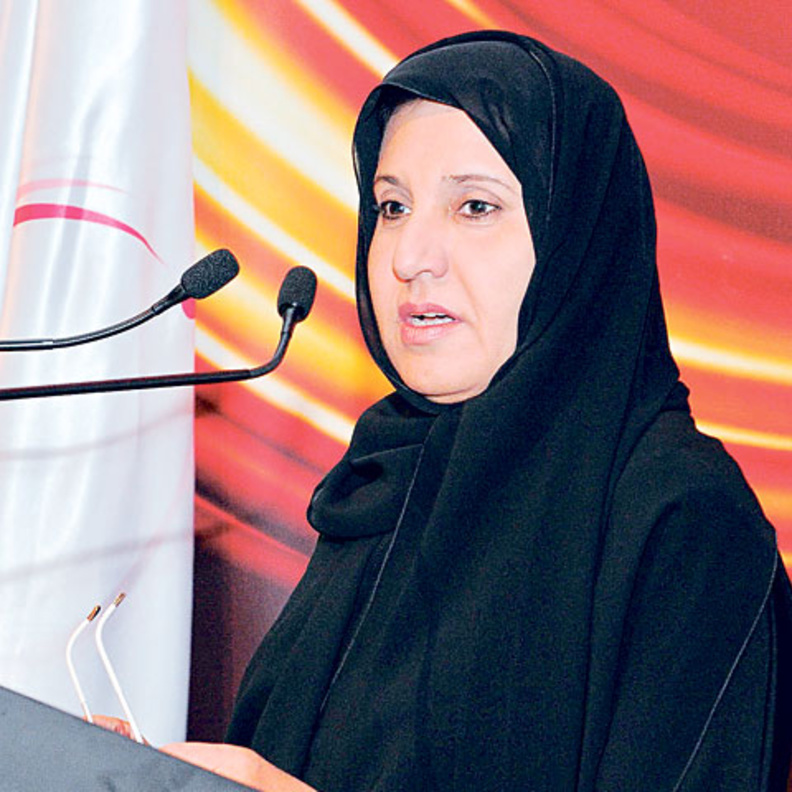 ليست الوزيرة ميثاء الشامسي فقط.. ولكن سفير الامارات في جينيف يتابع المسلسل ايضا