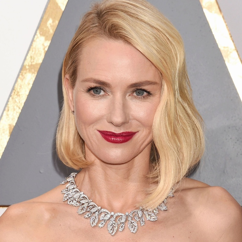 نعومي واتس في عقد من الالماس من Bulgari