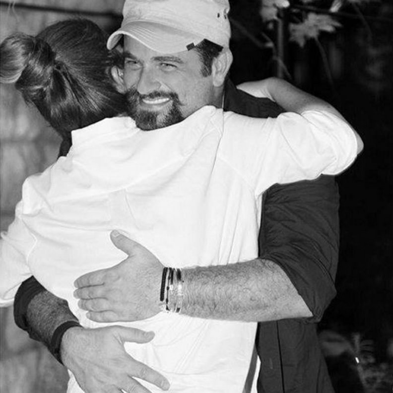 يوسف الخال لا ينسى التغزل فى زوجته حتى أثناء مرضه