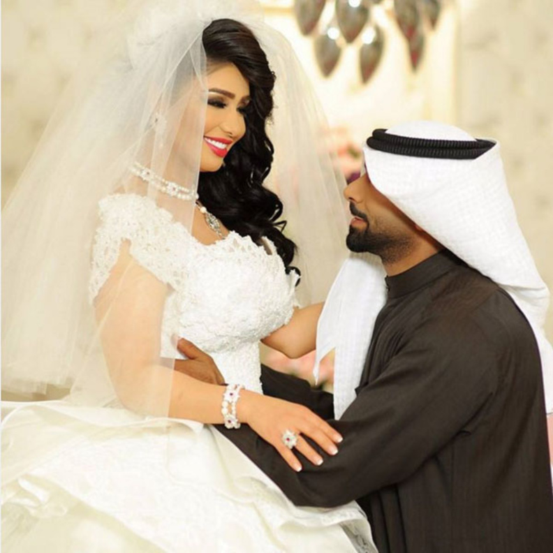 هنادي الكندري وزوجها