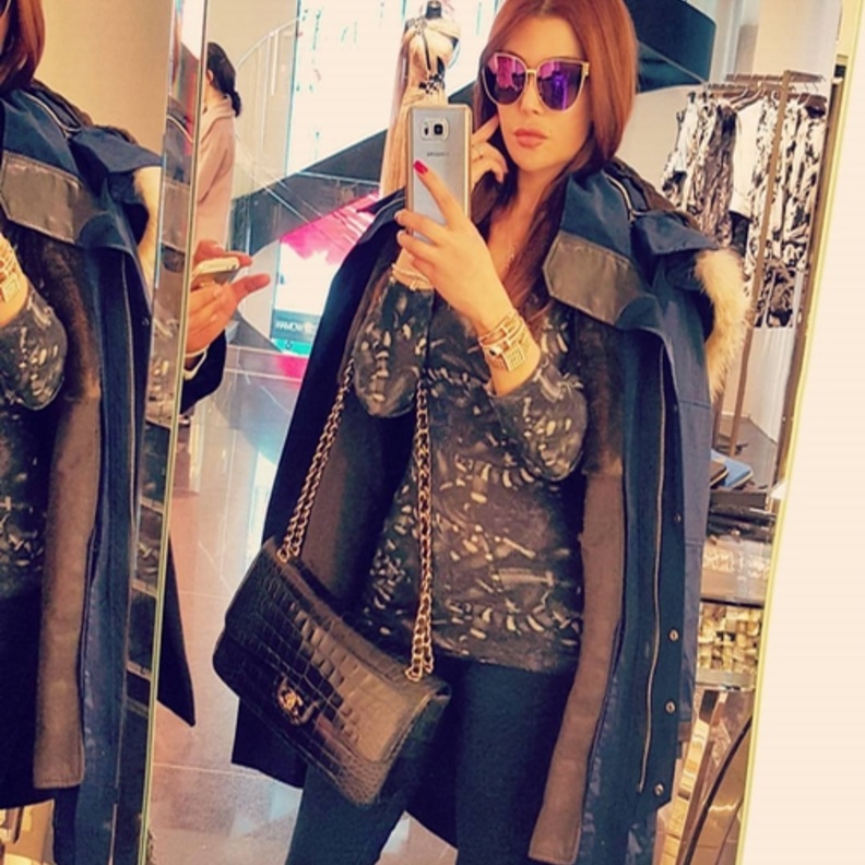 هيفاء وهبي تظهر ماركاتها العالمية عن طريق السيلفي