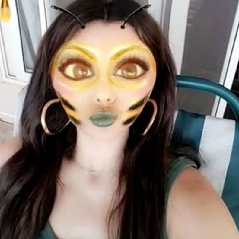 هيفاء تتحول الى نحلة