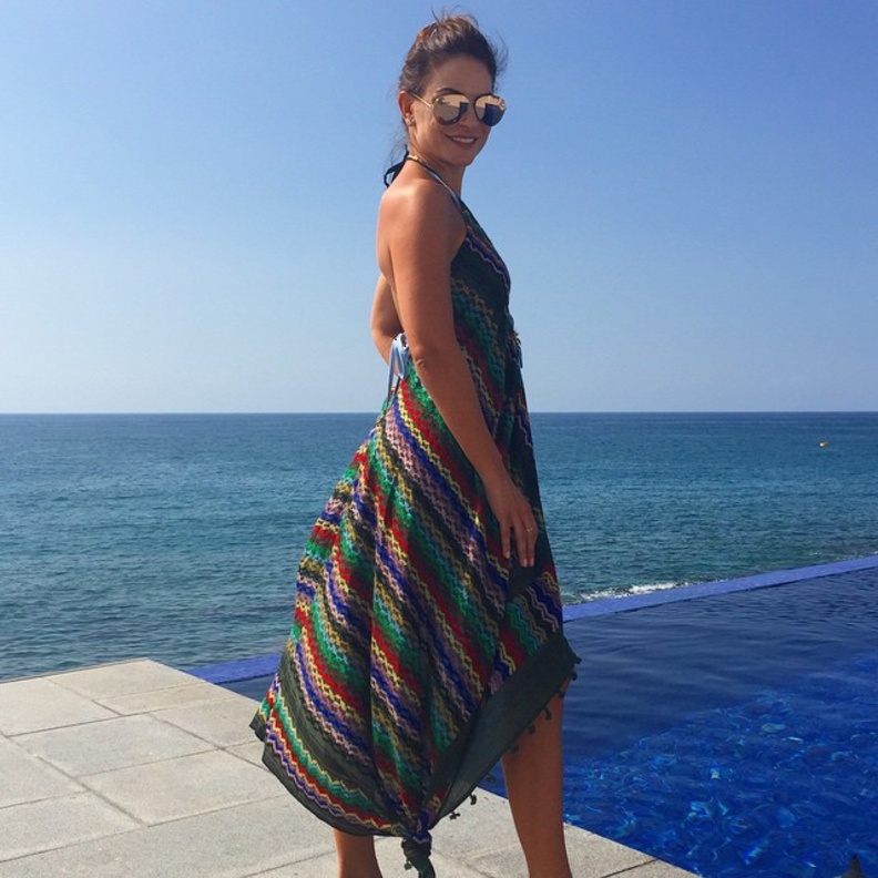 هيلدا خليفة بإطلالة صيفية