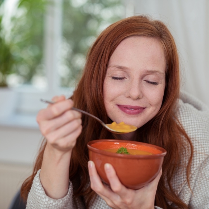 وصفات شوربات صحية ولذيذة لتخفيف الوزن في الشتاء