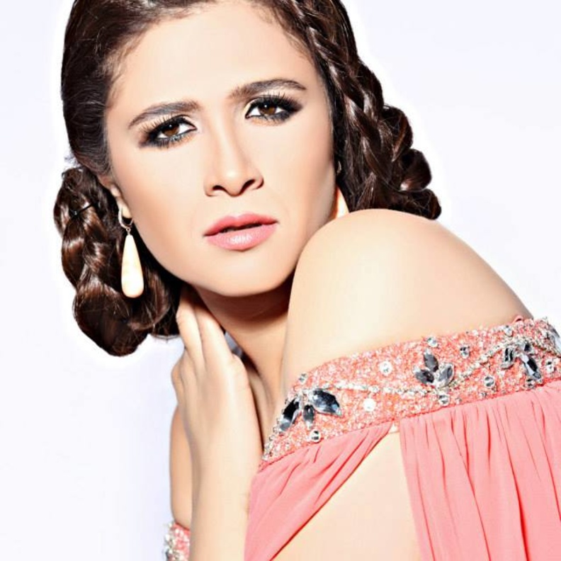 ياسمين عبدالعزيز... " شقية الشاشة العربية"