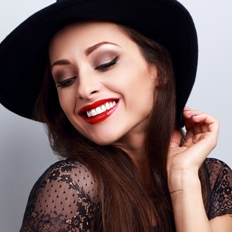 يمكنك حتى وضع القليل من ظلال العيون الترابي