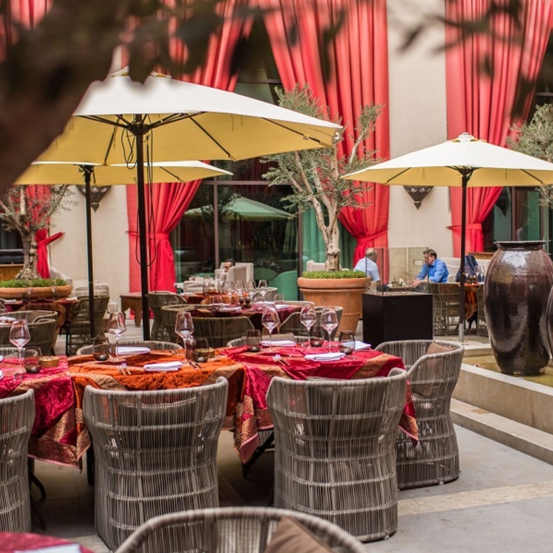 مطعم ذا كورت يارد