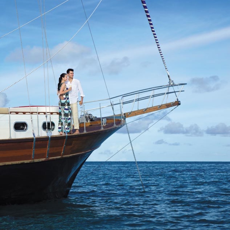 -  رحلات بحرية للعرسان - منتجع Shangri la Sillingili  - شهر العل في المالديف 