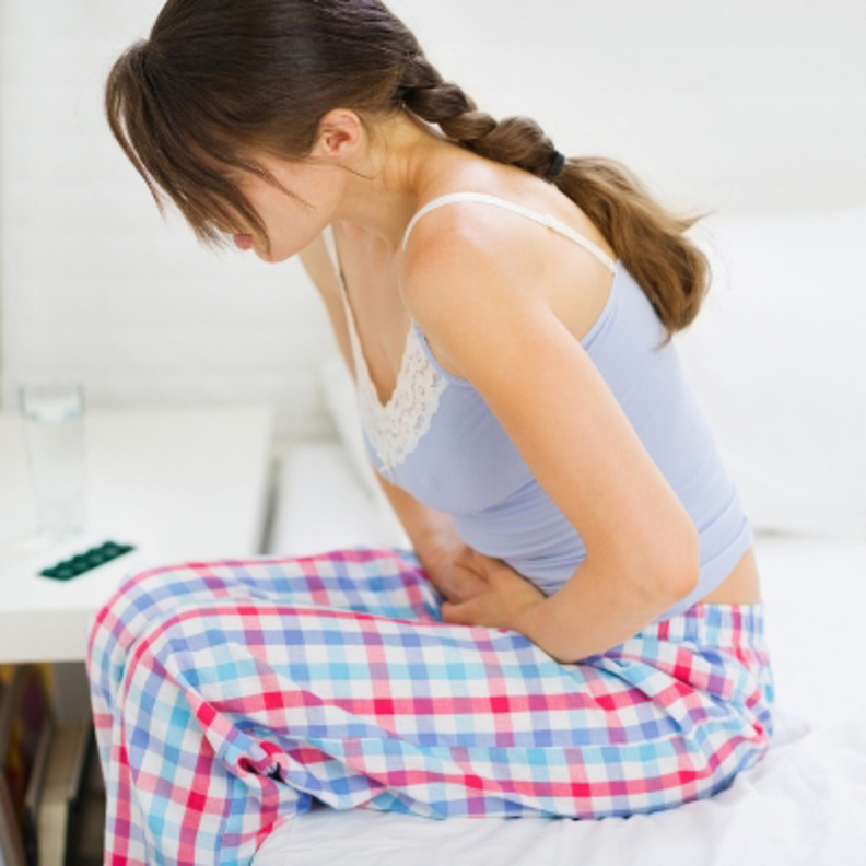 شرب الماء الكافي يحمي من التهاب المثانة