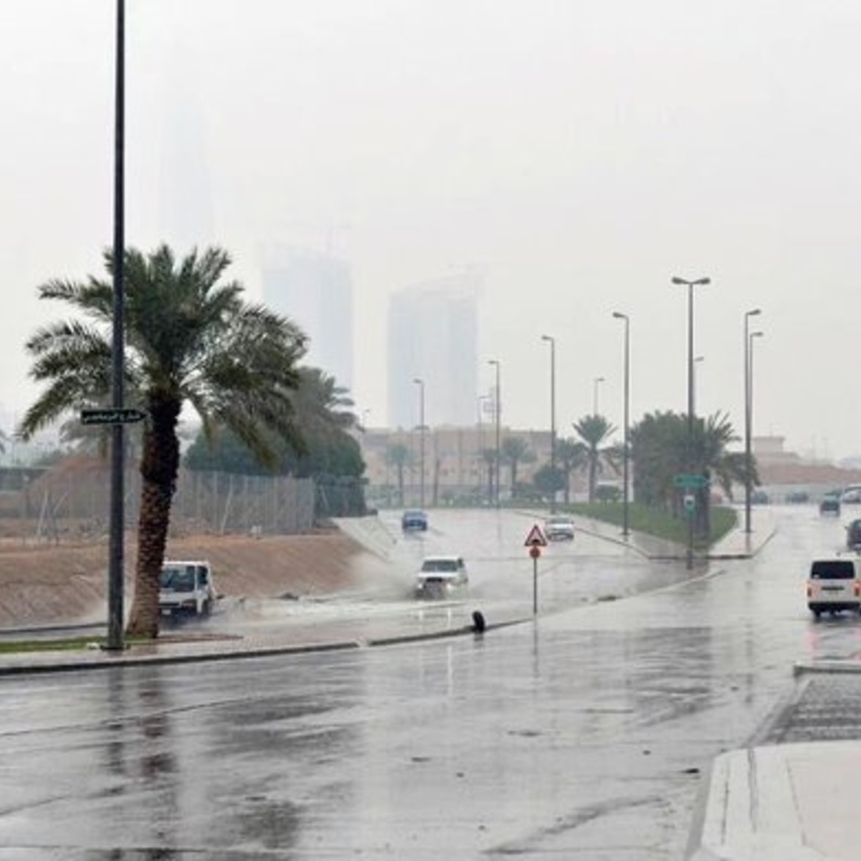 الأرصاد حذرت من السحب الرعدية الممطرة على الرياض