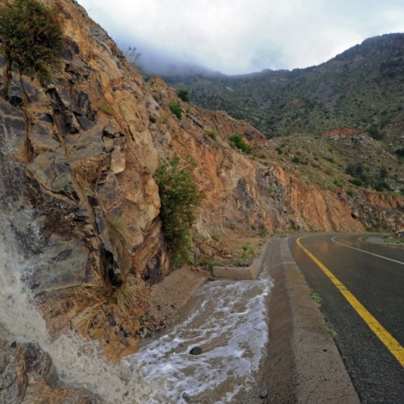 الأرصاد حذرت من سقوط الأمطار على منطقة عسير