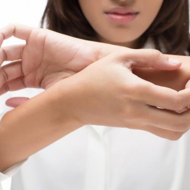 لدغات الحشرات يمكن علاجها بخل التفاح